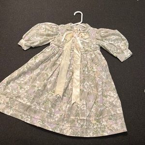 Floral girl dress. Heart buttons. Satin floral bow